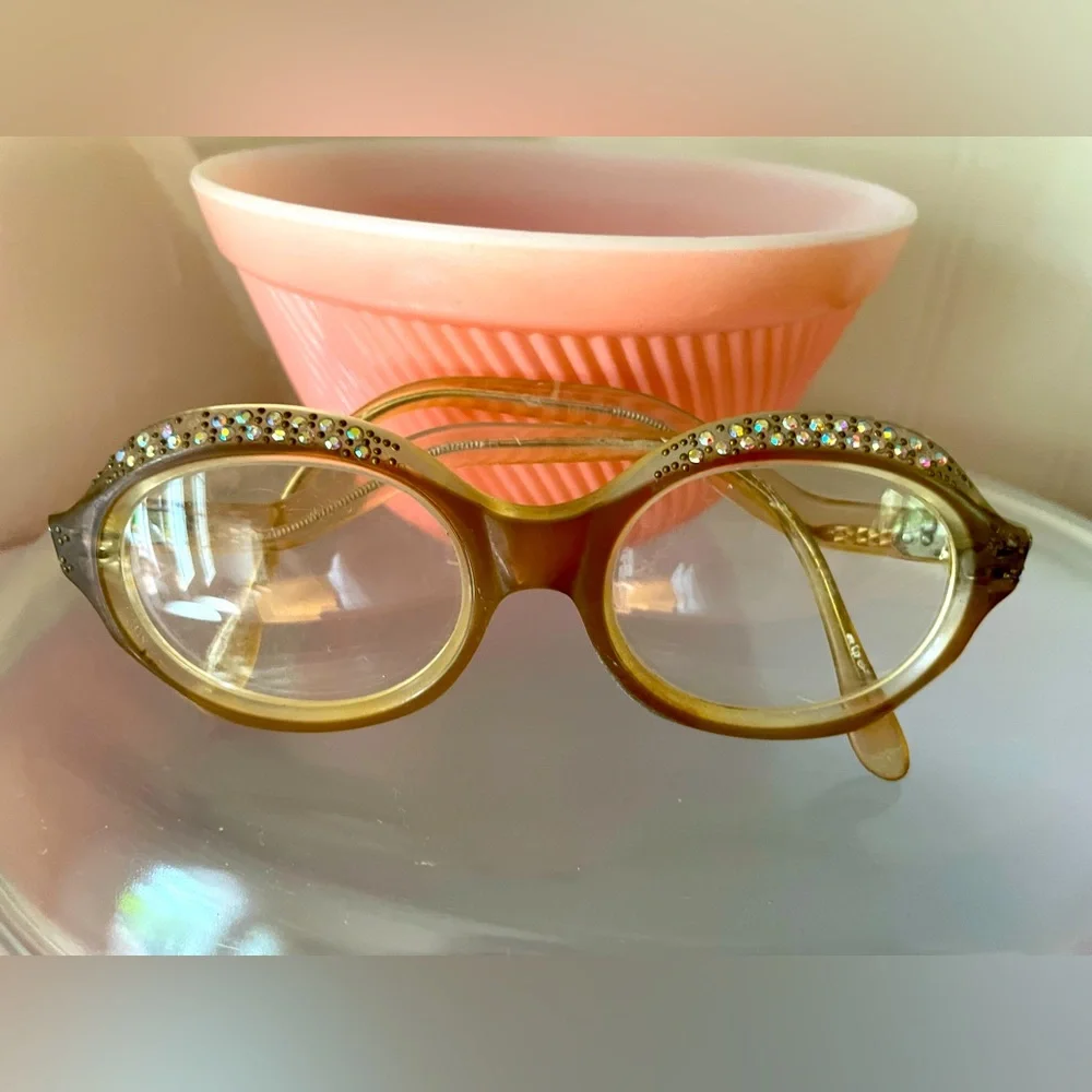 SOLD Vintage Tortoiseshell Cat-Eye Rhinestone Studded Eyeglasses❤️ - Picture 1 of 13